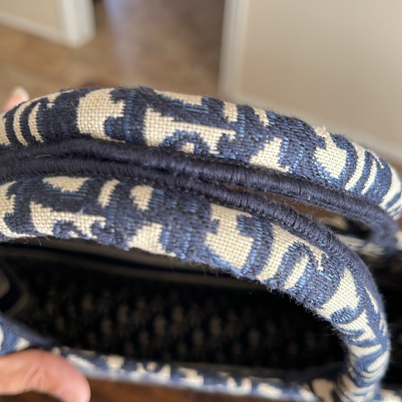 Bag - Picture 2 of 5